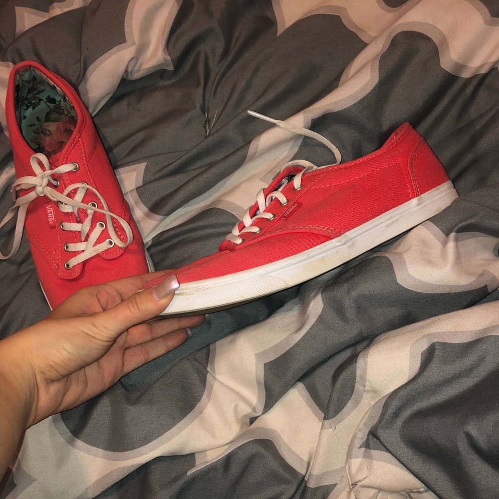 Vans - Picture 2 of 2